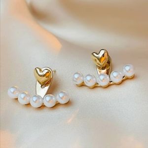 💛🤍NEW💛🤍SUPER ADORABLE!! GOLD HEART and Faux Pearl Earrings
